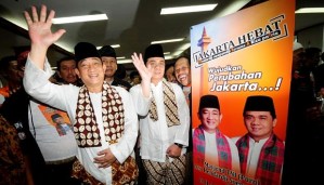 Los candidatos independientes Supanji (izquierda) y Riza Patria (derecha)